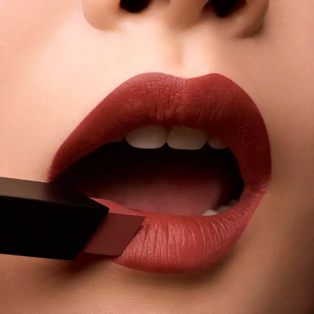 YVES SAINT LAURENT ROUGE PUR COUTURE THE SLIM VELVET RADICAL червило #315