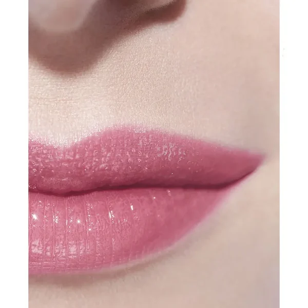CHANEL ROUGE COCO BAUME Återfuktande förskönande tonade läppbalsam #758-Blushing Pink 3 gr