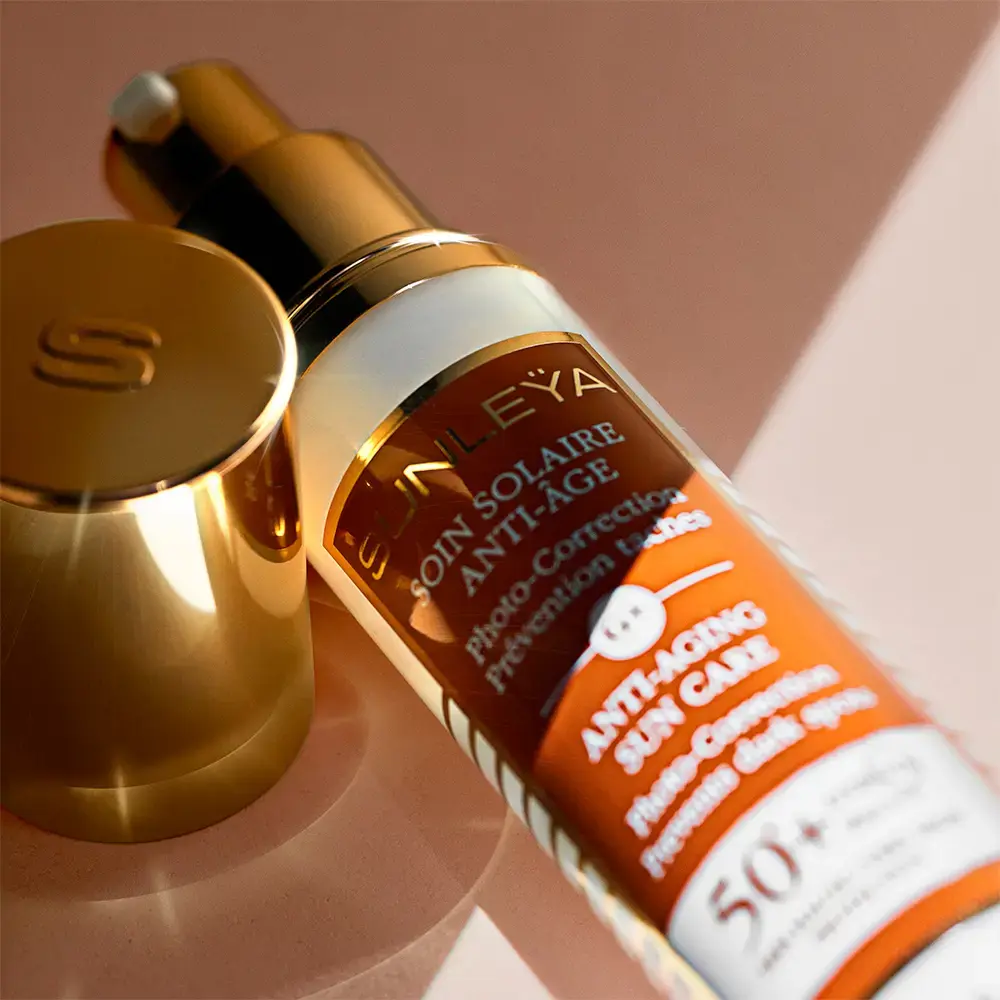 SISLEY SUNLEŸA Senėjimą stabdantis kremas nuo saulės SPF50+ 50 ml