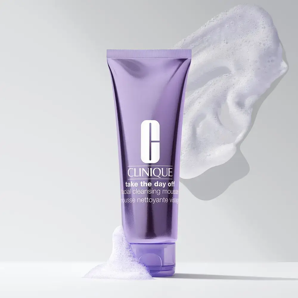 CLINIQUE TAKE THE DAY OFF Kasvojen puhdistusvaahto 125 ml