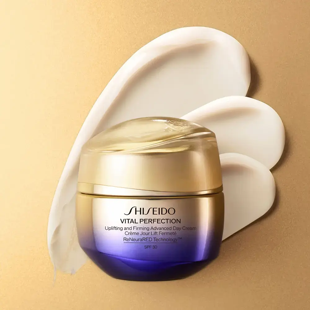 SHISEIDO VITAL PERFECTION Crema giorno rassodante e tonificante SPF30 50 ml SHISEIDO VITAL PERFECTION Crema giorno rassodante e tonificante SPF30 50 ml