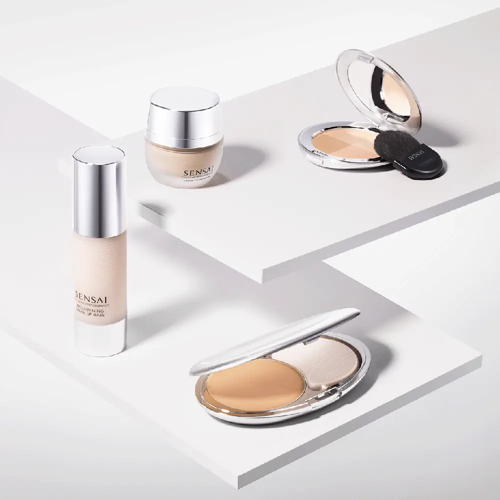 SENSAI+ TOTAL FINISH foundation refill #TF22-Natural Beige 11 gr SENSAI+ TOTAL FINISH foundation refill #TF22-Natural Beige 11 gr - Image 3