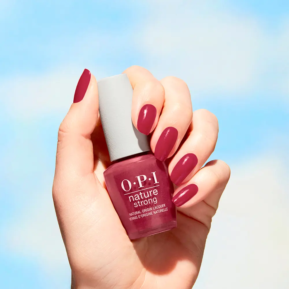 OPI NATURE STRONG nail lacquer #Give a Garnet
