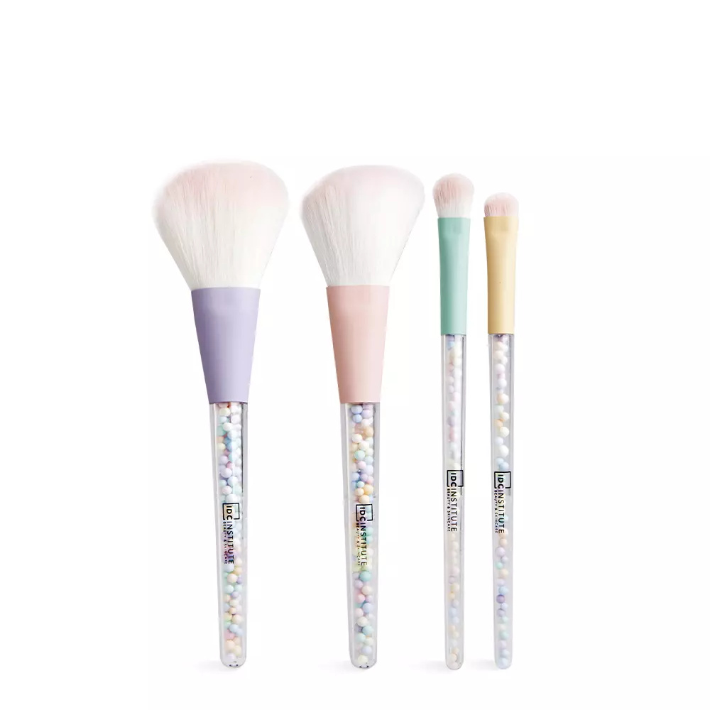 IDC INSTITUTE CANDY MAKEUP BRUSHES set 4 pcs IDC INSTITUTE CANDY MAKEUP BRUSHES set 4 pcs