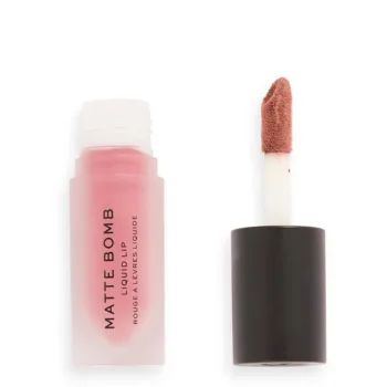 REVOLUTION MAKE UP MATTE BOMB liquid lip #delicate brown
