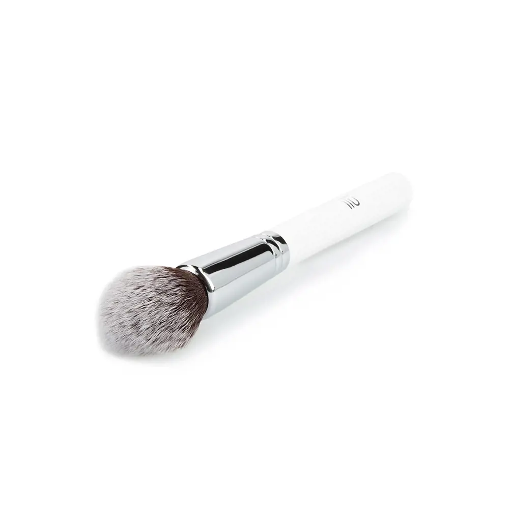 ILŪ POWDER conical brush #205 1 u