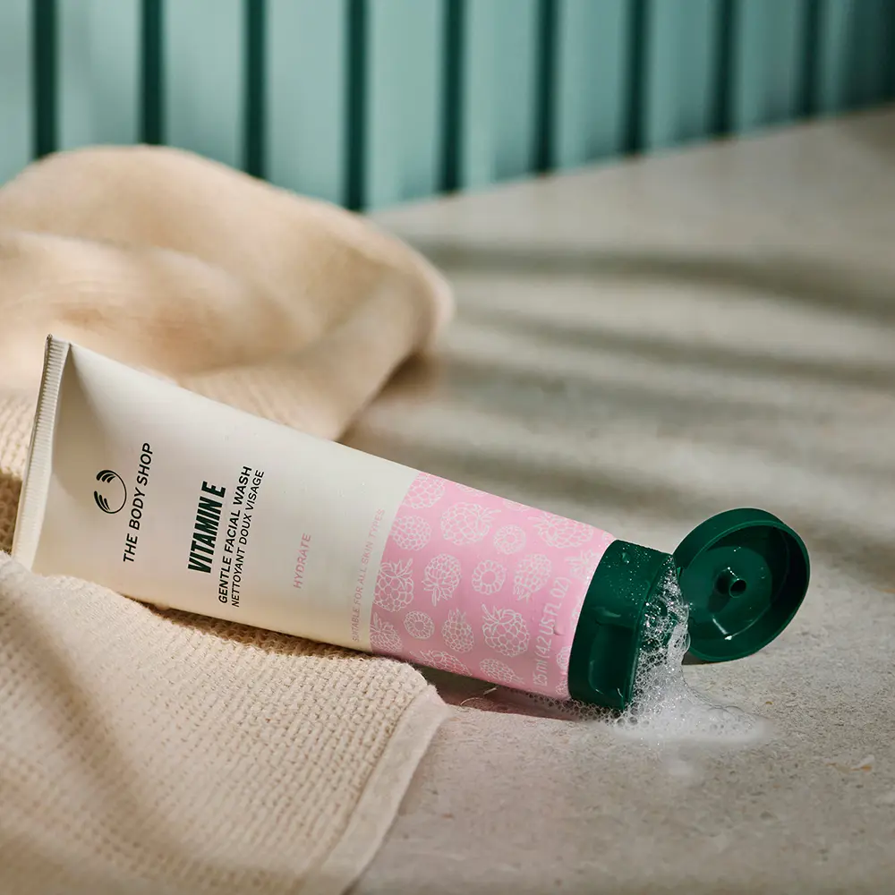 THE BODY SHOP Vitamin-E-Gesichtsreinigung 125 ml THE BODY SHOP Vitamin-E-Gesichtsreinigung 125 ml - Bild 2