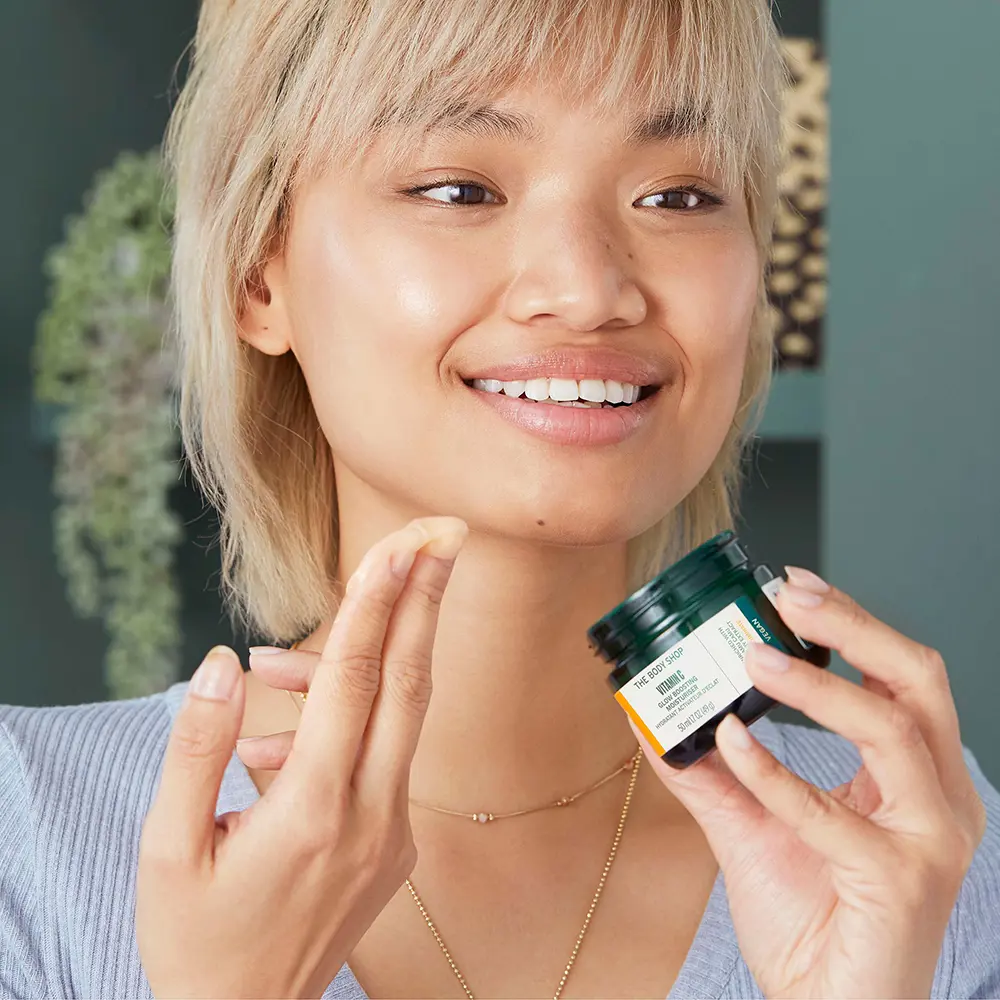 THE BODY SHOP VITAMIC C glow boosting moisturizer 50 ml