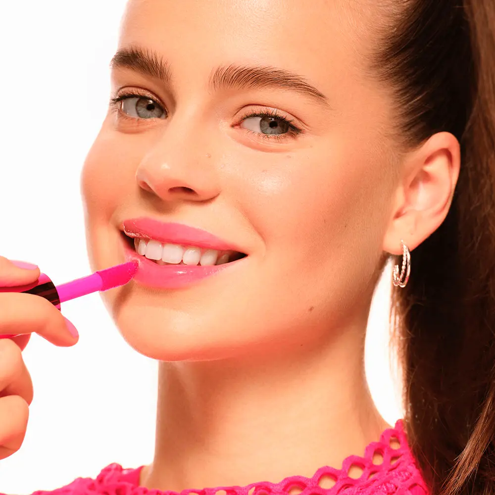ESSENCE HYDRA KISS lip oil #06-Cranberry Is Back 4 ml ESSENCE HYDRA KISS lip oil #06-Cranberry Is Back 4 ml - Image 4