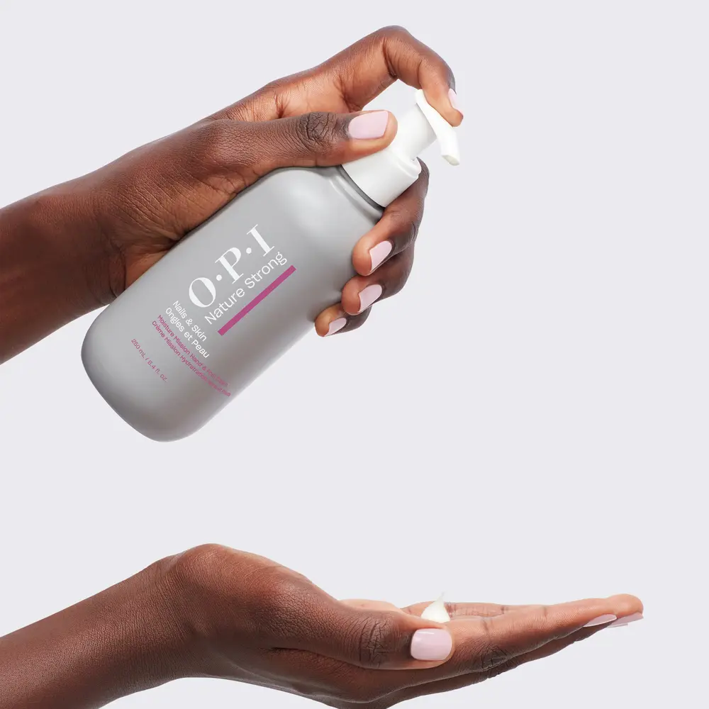OPI NATURE STRONG SKINCARE Hand- und Fußcreme 250 ml
