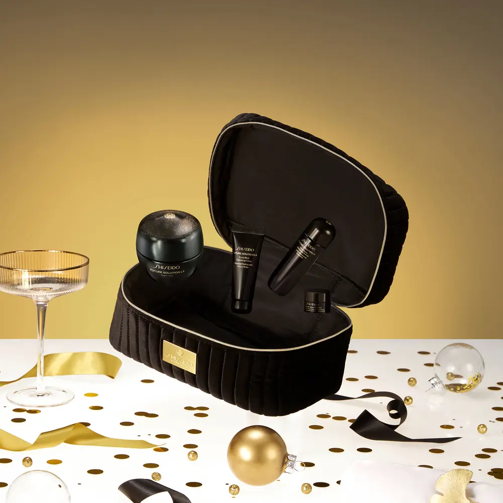 <span class="notranslate">SHISEIDO FUTURE SOLUTION LX</span> NIGHT CREAM SET 4 pcs