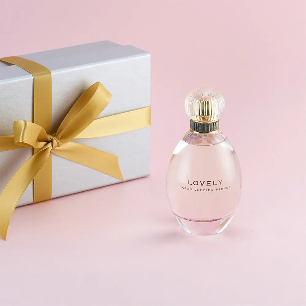 <span class="notranslate">SARAH JESSICA PARKER LOVELY</span> eau de parfum spray 50 ml for Women <span class="notranslate">SARAH JESSICA PARKER LOVELY</span> eau de parfum spray 50 ml for Women - Image 3