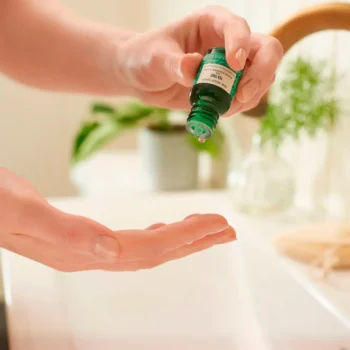 <span class="notranslate">THE BODY SHOP TEA TREE</span> oil 10 ml